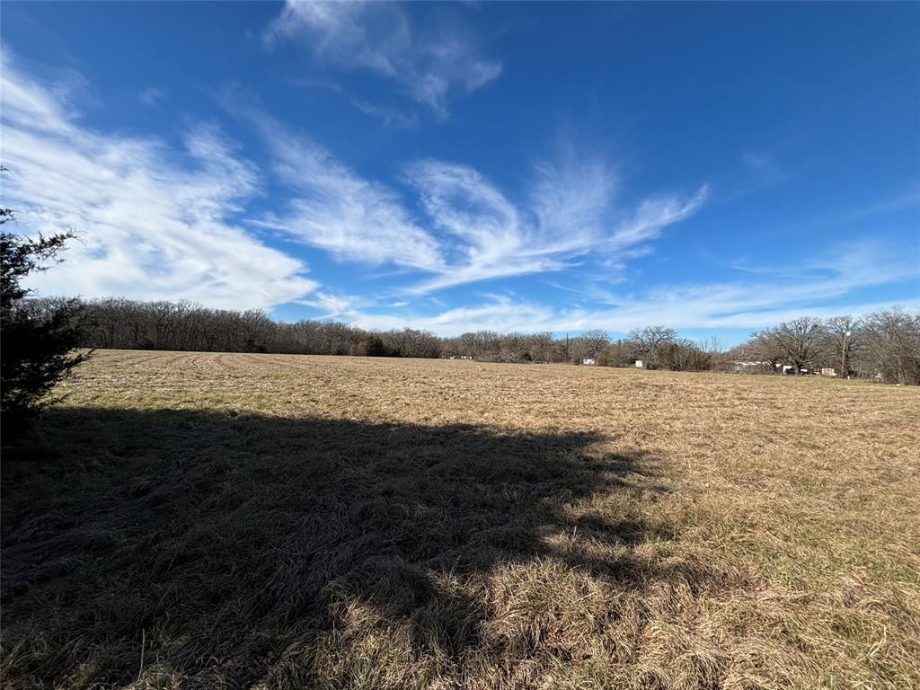19.22 acres of beautiful East Texas pasture land located on CR 2138 in Kemp, Texas. This versatile tract offers a blend of open grazing pasture and mature hardwoods, creating both functionality and natural privacy. A picturesque pond sits tucked among the trees, providing a reliable water source for livestock and attracting abundant wildlife.
The property features gently rolling terrain with multiple potential homesites overlooking the water and tree line. Open pasture areas are ideal for cattle, horses, hay production, or future improvements. The mix of cleared land and wooded borders creates a peaceful country setting while still maintaining usable acreage.
Located just minutes from Kemp and a short drive to Cedar Creek Lake, this property offers the perfect balance of rural tranquility and convenient access to town. Whether you're looking to build, run livestock, or invest in land, this 19.22-acre tract delivers opportunity and flexibility.
No city taxes. Country living at its best.