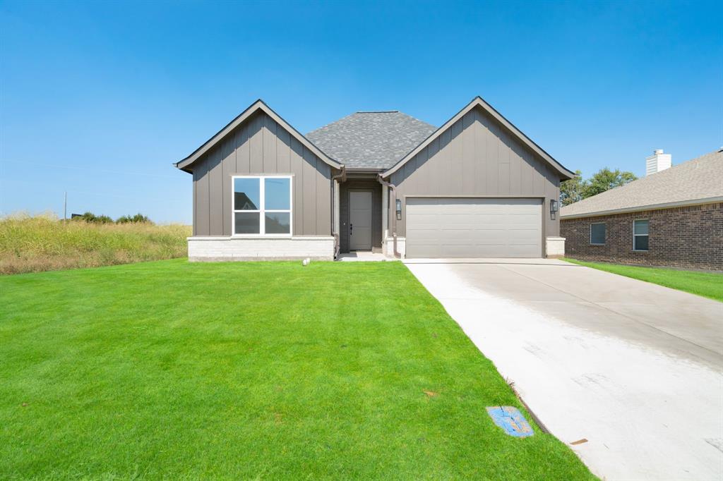 Great new home in a small cul-d-sac neighborhood off of Hwy 121 in Trenton. Home is an open concept floor plan with primary bedroom secluded. Home has 3 bedrooms, 2 baths, nice living and kitchen area with custom kitchen cabinets with pantry. Backyard has back porch.