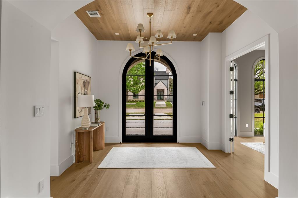 NORTH RIDGE ESTS - Residential