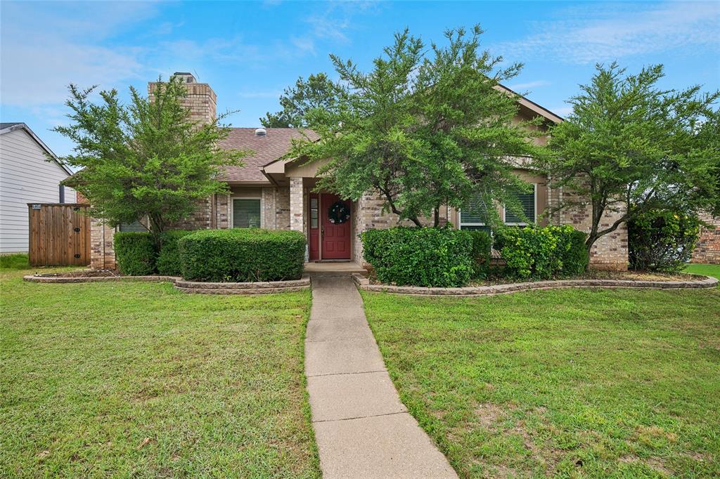 Lovely three bedroom one story in the heart of beautiful Westchester.  Ideally situated between Westchester Park and Flower Mound Elementary, this home has been very well cared for and shows the owner's pride in ownership. The kitchen features lovely light cabinetry and stainless appliances, and overlooks the beautiful backyard. Large, open family room with brick fireplace is adjacent to the spacious dining room. Elegant vinyl flooring in the living room, hallway, primary and one secondary bedrooms, with beautiful hardwood in the third bedroom. Enter the park's walking trails right at the end of the cul-de-sac!  Highly regarded Flower Mound Elementary is right down the road in the neighborhood!  Quiet, secluded cul-de-sac location.