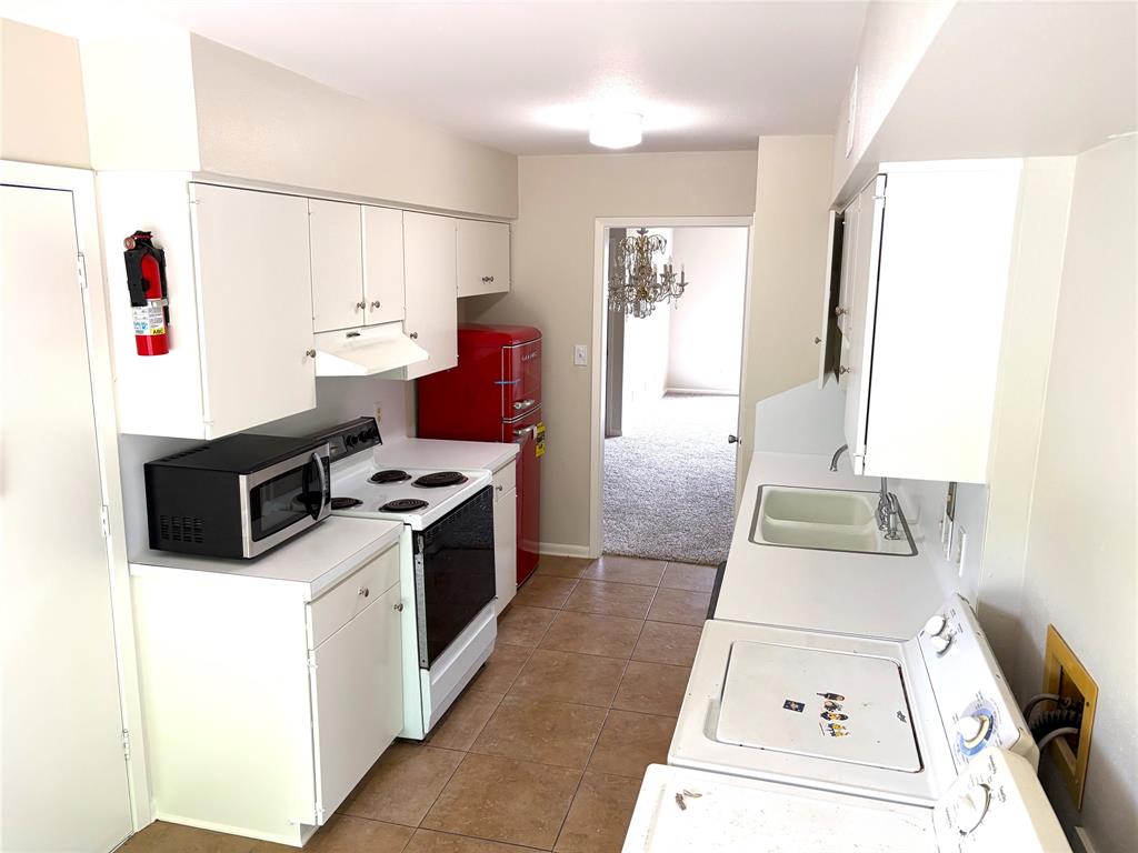 Villa Contessa Condos - Residential