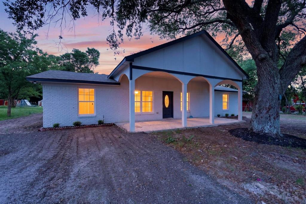 Completely remodeled home on approximately 3.95 acres in Kaufman, TX, offering the perfect combination of modern updates and wide-open space. This spacious 5-bedroom, 3-bathroom residence features a bright, open-concept layout designed for comfortable living and effortless entertaining.
The large, updated kitchen serves as the centerpiece of the home, featuring a generous island, abundant cabinetry, and ample prep space, all flowing seamlessly into the main living area. Recent renovations throughout provide a clean, contemporary feel with updated finishes and a truly move-in ready experience.
With nearly 4 acres, the property offers endless potential—ideal for outdoor living, additional structures, recreational use, or simply enjoying the privacy and freedom that comes with owning land. Whether you’re looking for space to spread out or a fully updated home without the hassle of renovations, this property delivers both. Conveniently located with easy access to Kaufman and surrounding areas while still offering a peaceful, country setting. Buyer and buyer’s agent to verify all information, including measurements, schools, and property details.