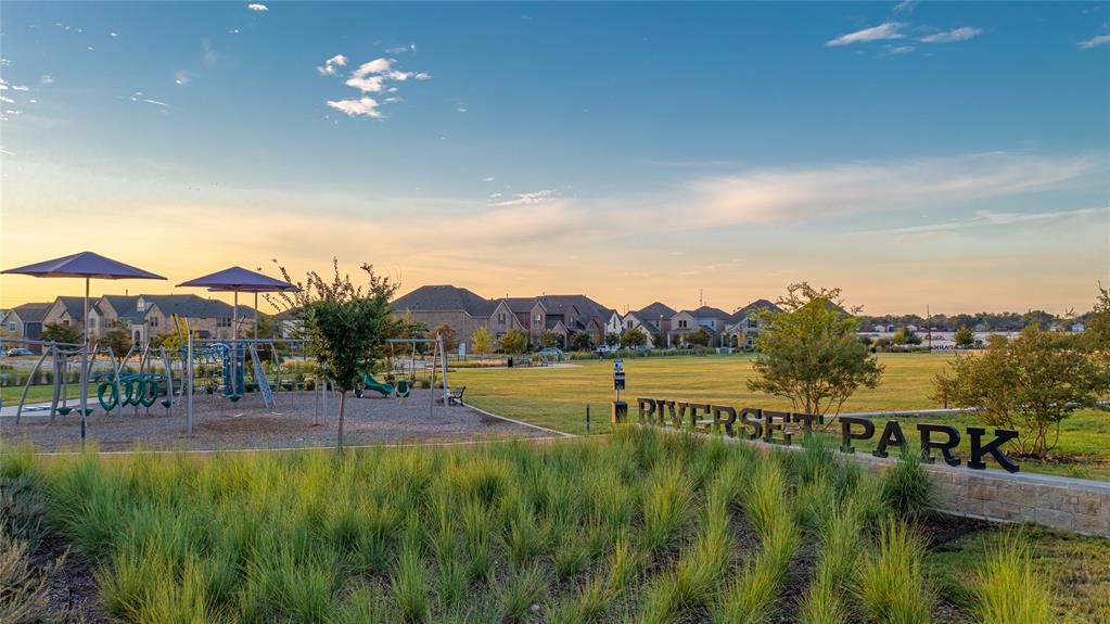 Riverset - Residential