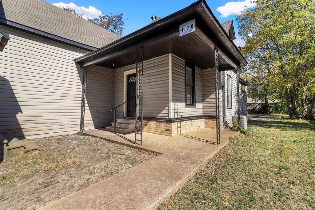 Adorable, recently renovated, back-unit duplex across the street from Austin College - now available! Boasting 2 BR & 1 BA with a ton of charm throughout! Features include wood floors, large windows with fantastic, natural light, a neutral color palette on interior walls, built-in cabinets in the dining area & living area, built-in China cabinet, new vanity & fixtures in the bathroom with shower, a large kitchen with granite countertops, and new vinyl flooring! Filled with character, this home won't last long - schedule a viewing & make this your next home!

Small dogs welcome with prior approval, deposit & pet monthly rent! (Under 24 lbs.)

We are excited to offer a monthly fee in lieu of the security deposit upon approval.