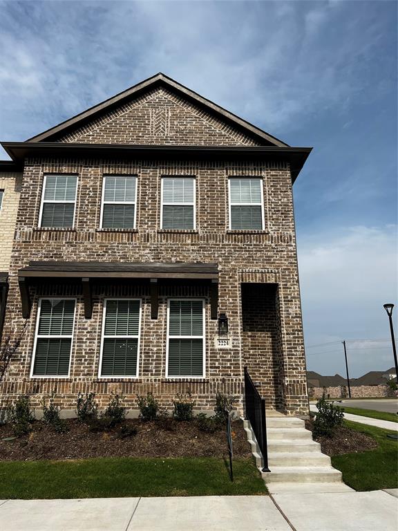 Newly built townhouse located in highly sought after west Allen! End unit over sized corner lot home on greenbelt. Open floor plan with a lots of natural lights! First floor features open kitchen, living, dinning and powder bath. Kitchen includes quartz counter top, white cabinetry, Moen Faucets, Whirlpool SS appliances! All bedrooms upstairs. Primary suite with double sink vanity, huge walk in close, ceramic tile shower. HOA includes all the exterior maintenance, including front yard landscaping and sprinkler! Easy access to US-75 and SRT 121! Highly rated Allen ISD! Refrigerator is provided.