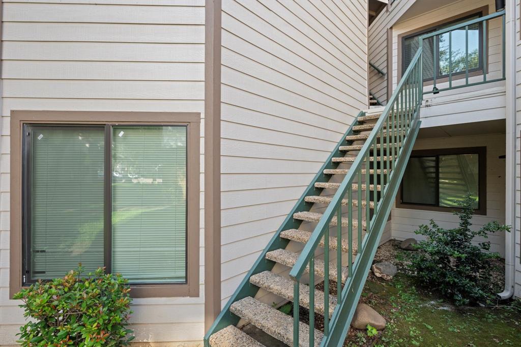 Arlington Oaks Condo - Residential