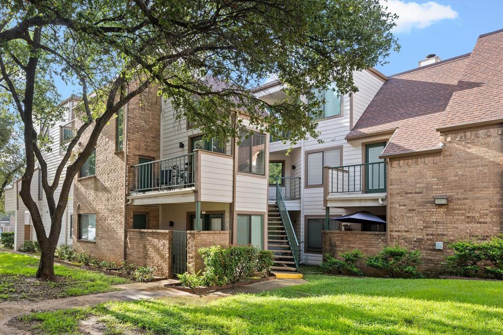 Arlington Oaks Condo - Residential