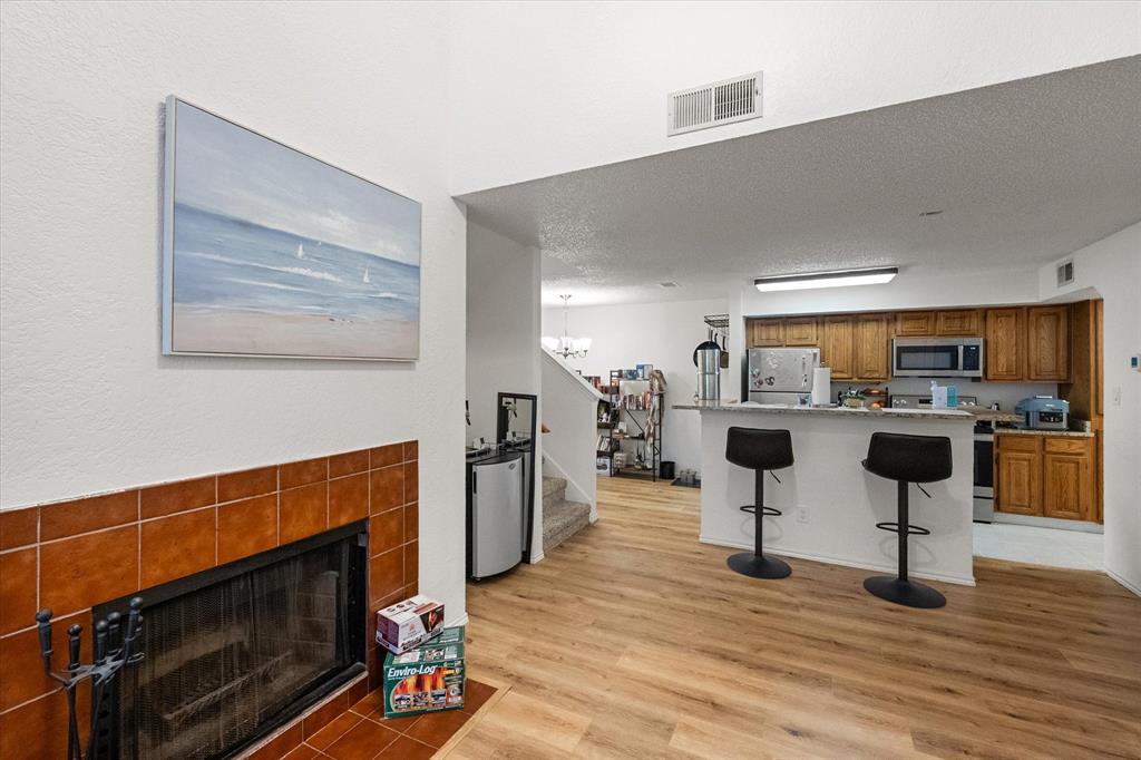 Arlington Oaks Condo - Residential