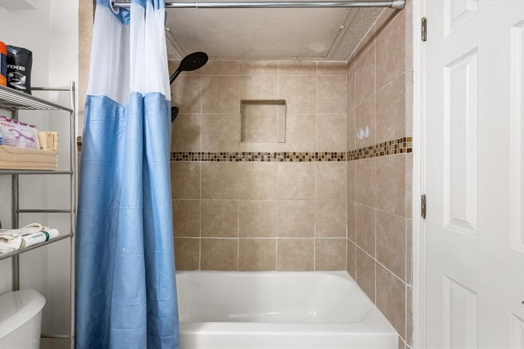 Arlington Oaks Condo - Residential