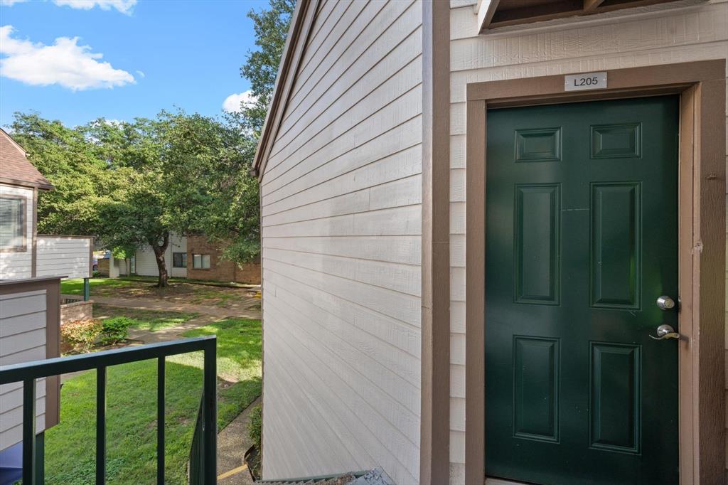 Arlington Oaks Condo - Residential