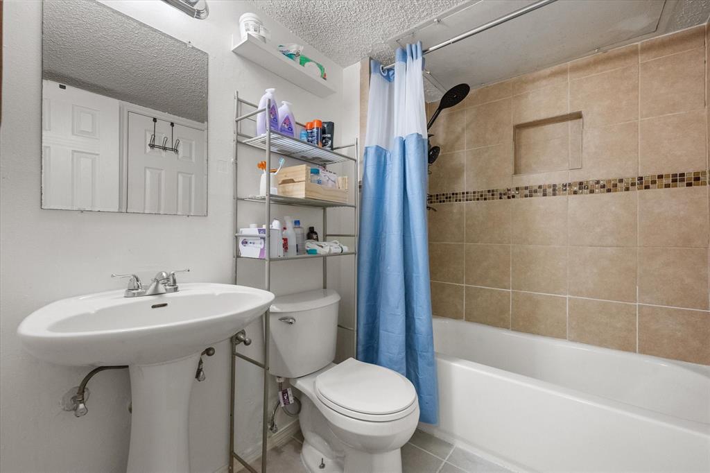 Arlington Oaks Condo - Residential