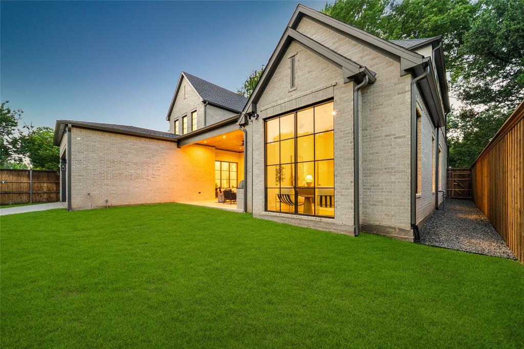 Williamson Caruth Terrace 04 Inst - Residential