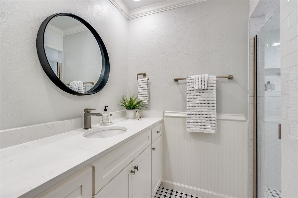 Royal Lane Condo 5800 - Residential