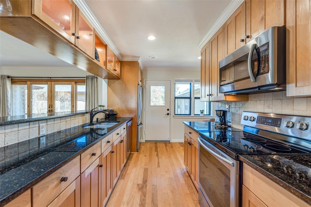 Royal Lane Condo 5800 - Residential