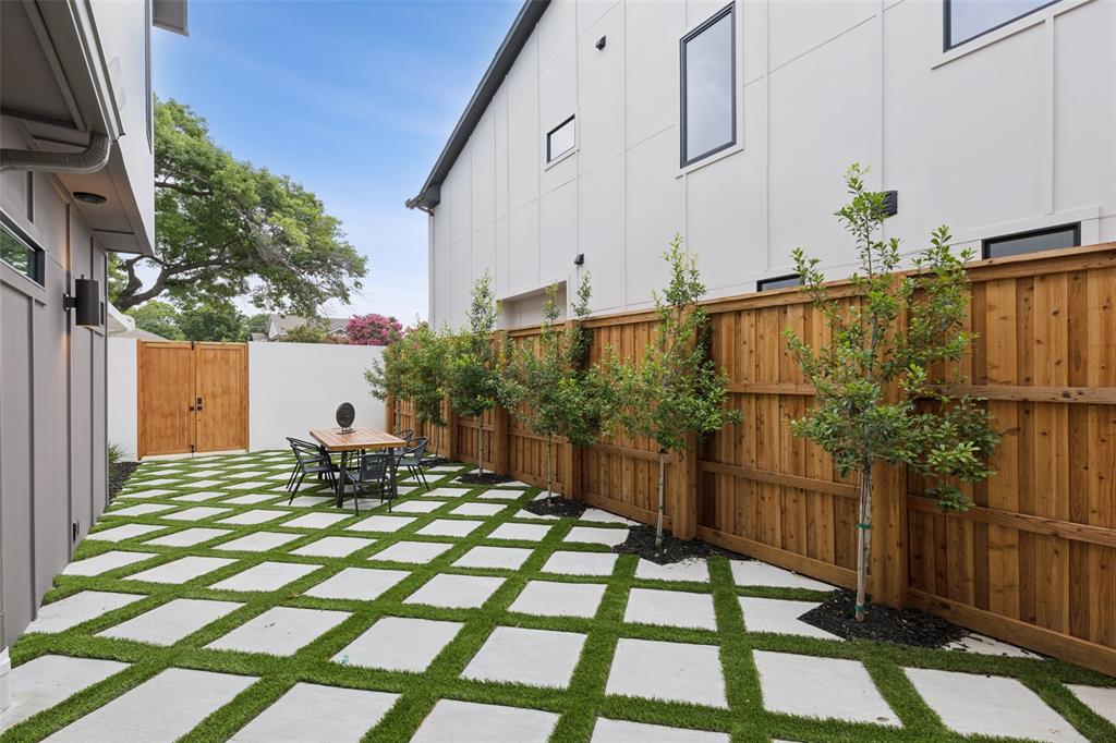 EDGEMONT PARK - Residential