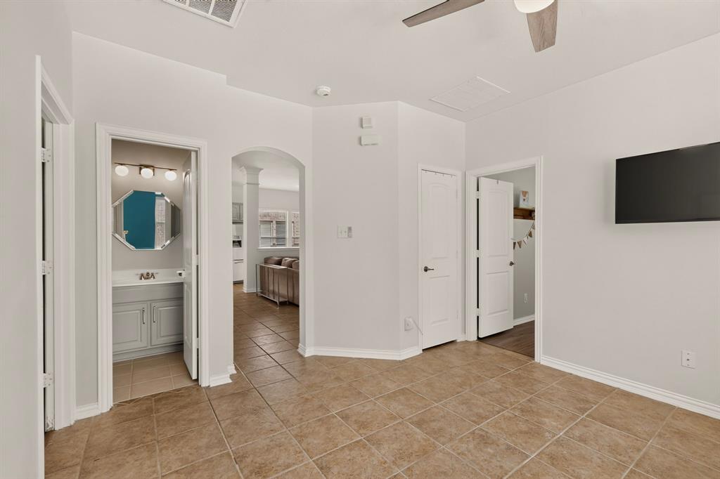Enclave At Wooded Creek - Residential