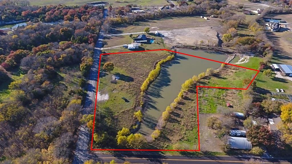 Imagine building your dream home with a view of your own private lake.  This beautiful setting is on over 5 acres and is located in the highly sought Melissa ISD. It is on a corner lot and has quick access to several major roads including Hwy 380, I-75, Highway 121 and Highway 5, you will enjoy the best of quiet living not too far from shopping and restaurants. This area is growing fast, so grab this opportunity to have that huge property you've been dreaming of before it is priced out of reach.