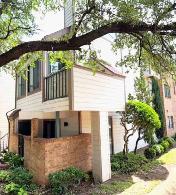 Arlington Oaks Condo - Residential