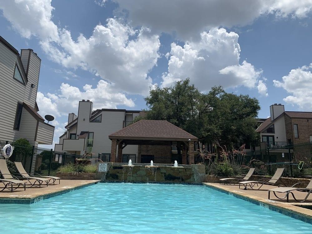 Arlington Oaks Condo - Residential