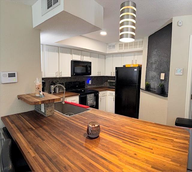 Arlington Oaks Condo - Residential