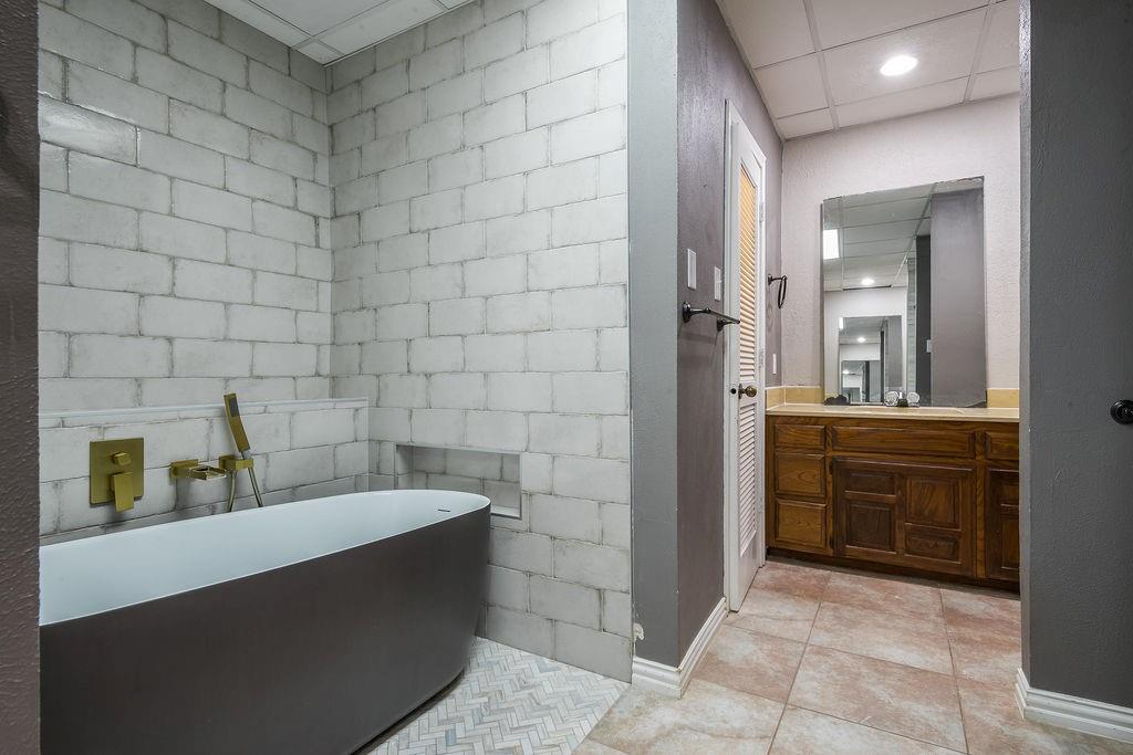 Caddo Peak Estate - Residential