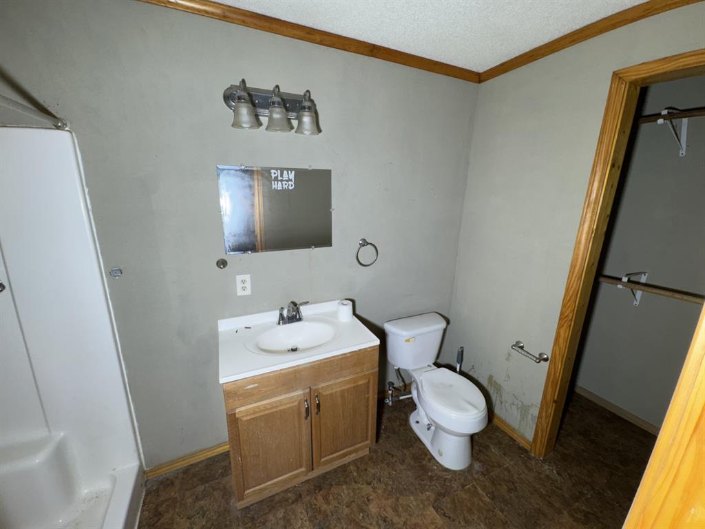 A0561 MOORE - Residential