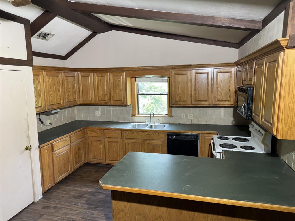 A0561 MOORE - Residential