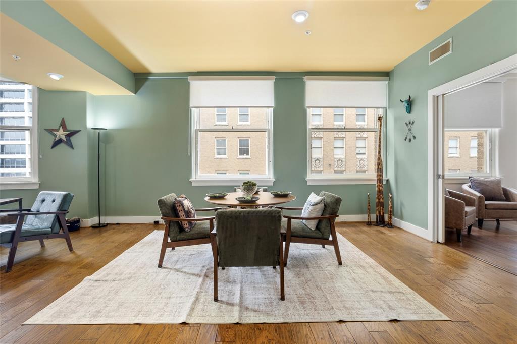 Neil P At Burnett Park Condo - Residential