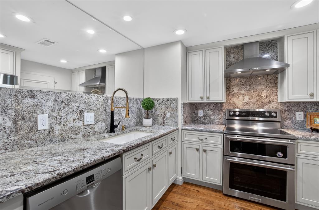Park Towers Condo - Residential
