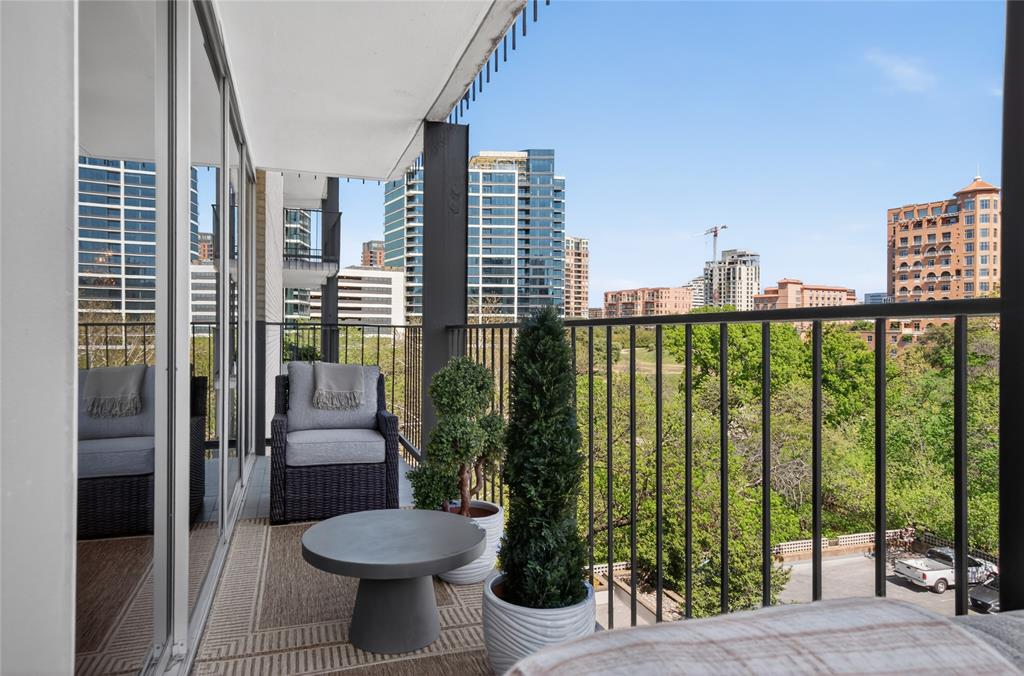 Park Towers Condo - Residential