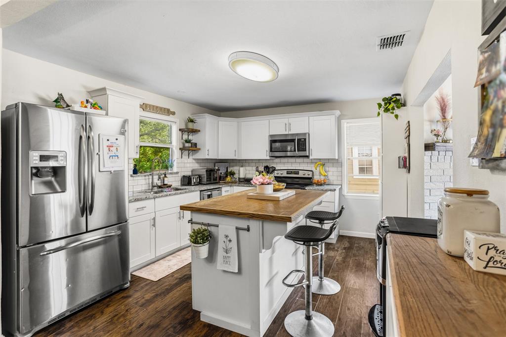 Beautifully updated 4-bedroom, 1-bath home in a prime DeSoto location! Fully remodeled in 2021 with major system updates completed at the time, this move-in ready home offers peace of mind and modern comfort. Foundation work has also been completed, and a transferable warranty is available in Transaction Desk for added buyer confidence.
Conveniently located just 20 minutes from Downtown Dallas and only 10 minutes from Costco, shopping, dining, and everyday essentials, this home is perfectly situated between I-35 and Highway 67 for easy access anywhere in DFW. Enjoy an unbeatable location directly across from Grimes Park and the nearby baseball complex, offering outdoor recreation and family fun just steps away.
Inside, the flexible 4-bedroom layout includes an oversized bonus room, with endless potential for a second living space, game room, home office, workout area, or future customization to fit your needs.
With stylish updates already completed and a central location that’s hard to beat, 516 E Wintergreen Dr is a fantastic opportunity for buyers looking for value, convenience, and move-in ready living.