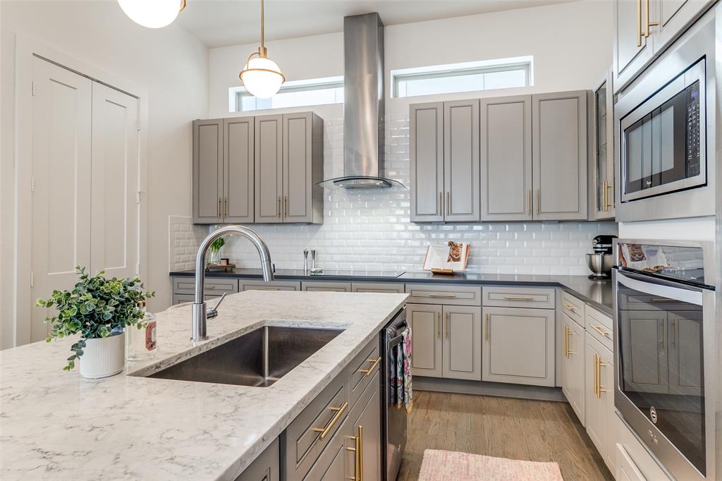 Ross Avenue Condo - Residential