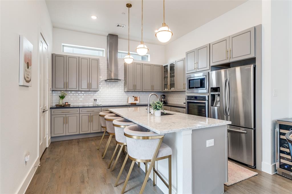 Ross Avenue Condo - Residential