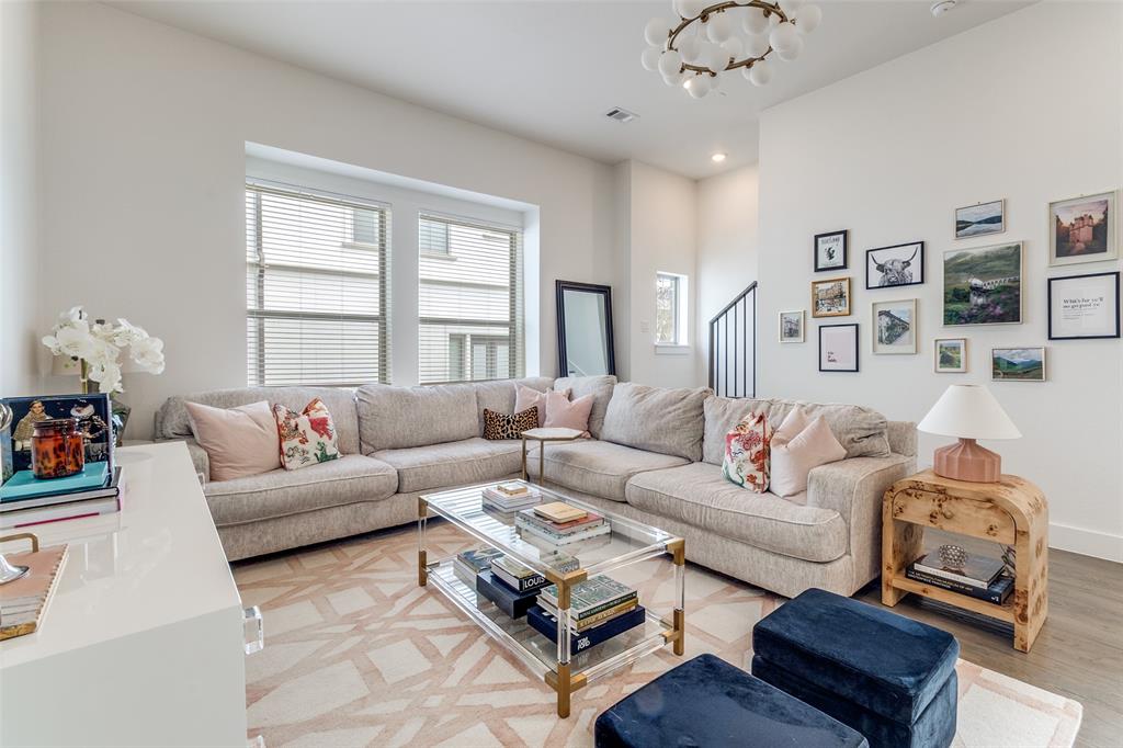 Ross Avenue Condo - Residential