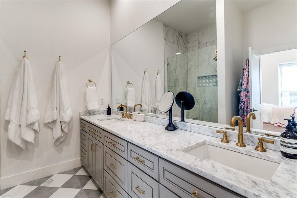 Ross Avenue Condo - Residential