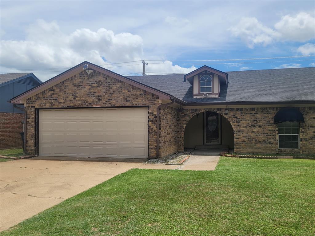Come view this great 3bed 2bth home ready to make your own. Start by walking into your spacious living room with vaulted ceiling. The home has been upgraded and updated  with carpet, tile flooring, and granite kitchen countertops with an undermounted sink.  The yard has so much room for outdoor lovers. Backyard has an addition fence layout great for keeping pets or extra security. Well establish neighborhood in  Keller ISD. Great access to restaurants, grocery, attractions, highways, and much more.