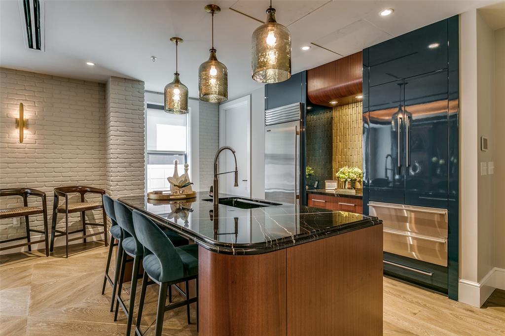 Parkview Condos - Residential