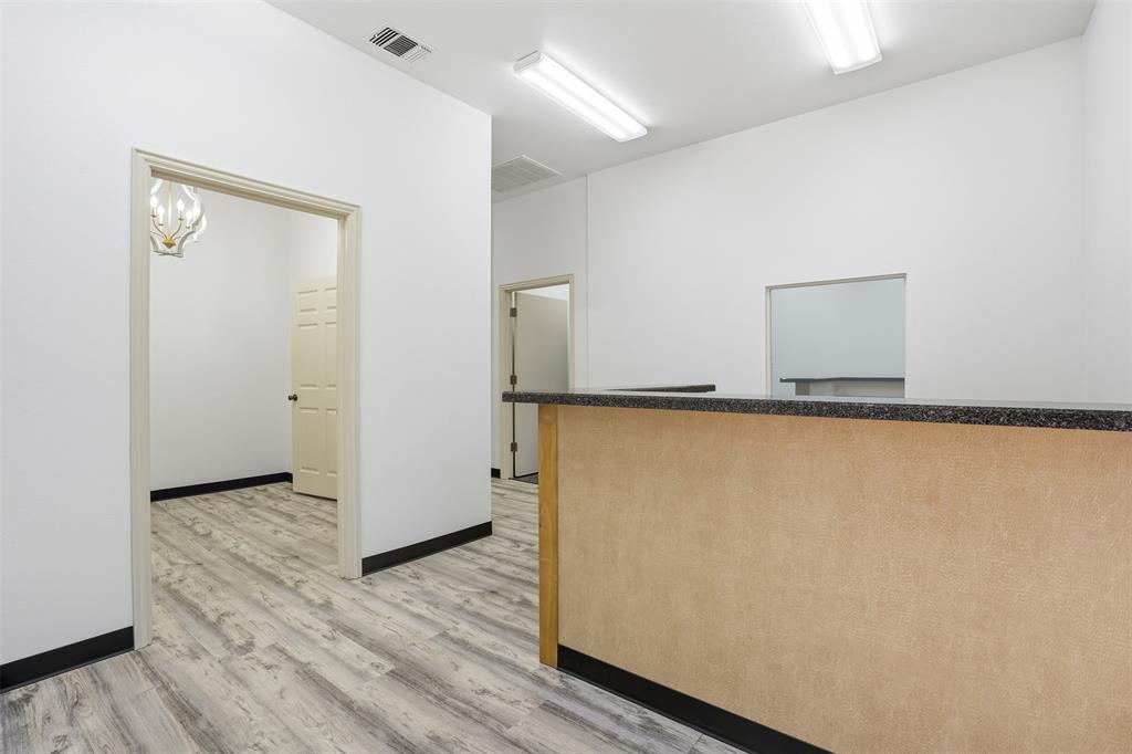 Emmitt Add - Commercial Sale