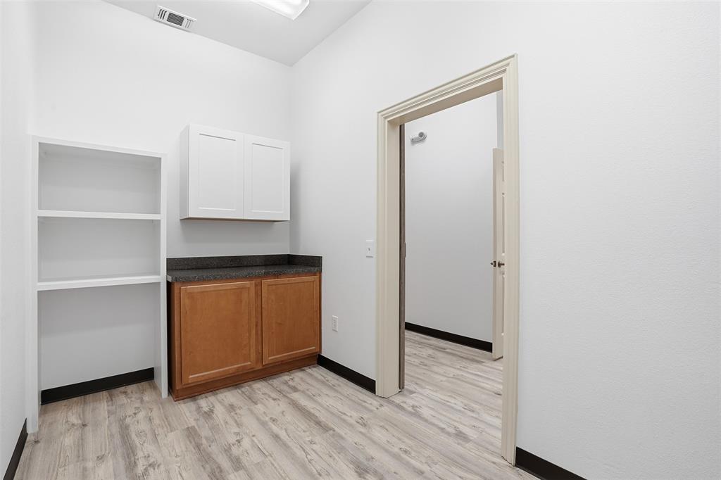 Emmitt Add - Commercial Sale