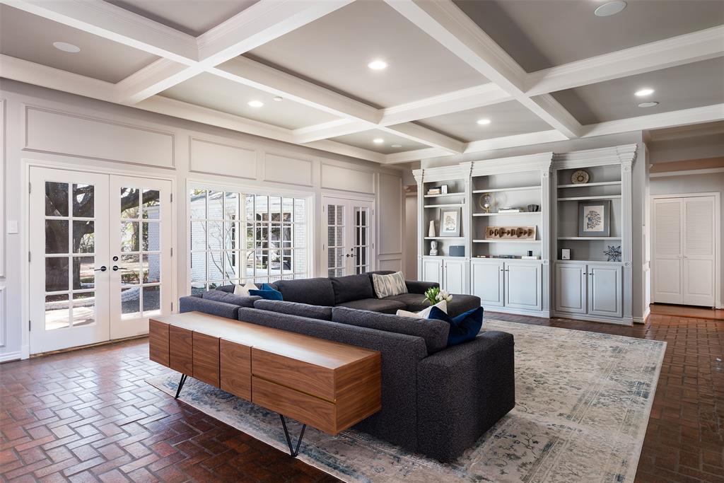 NORTHBROOK ESTATES - Residential
