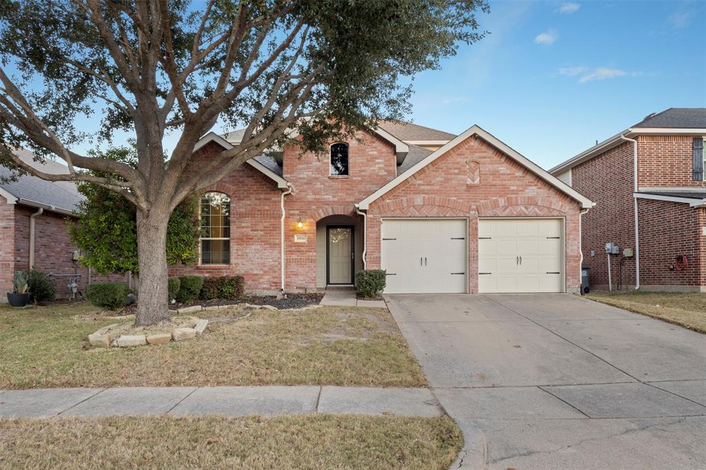 Woodbridge Community — Wylie ISD
This 3-bedroom, 3-bath home with an upstairs media room offers 2,694 square feet in one of Wylie's most sought-after communities — with the major expenses already behind you.
The big-ticket items are taken care of: a brand new roof, freshly restained fence and pergola, a 2-year-old HVAC system, and a 2-year-old tankless water heater. The refrigerator, washer, and dryer convey with the property.
The layout is flexible and functional with all three bedrooms on the main level, including a private primary suite. The entire upper level is dedicated to a media room and full bath — ideal as a guest suite, home office, or game room. The formal dining room offers additional flex space to suit your lifestyle.
Woodbridge residents enjoy resort-style amenities including community pools, parks, walking trails, and a golf course, all within the highly regarded Wylie ISD.
The perfect canvas for a buyer who wants to put their own stamp on a home — in a neighborhood where that vision will truly pay off.
