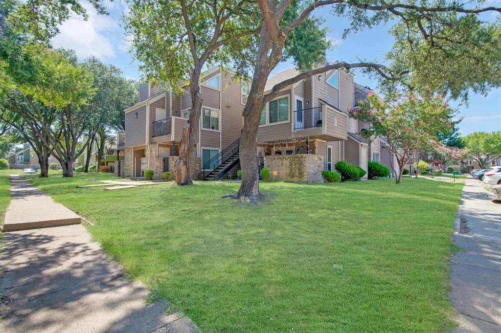 Conveniently located in the heart of Dallas, this one-bedroom, one-bath condo offers a comfortable and low-maintenance lifestyle with easy access to everything the city has to offer. The thoughtfully designed floor plan makes excellent use of the living space, creating an open and functional layout that feels both practical and inviting. Whether you're looking for a primary residence or an investment opportunity, this condo offers flexibility to fit a variety of needs. Enjoy being just minutes from popular dining, shopping, entertainment, and major employment centers, with convenient access to major highways for an easier commute. Residents also have access to a community pool maintained by the HOA, providing a relaxing space to enjoy the outdoors. Offering a balance of convenience, comfort, and location, this condo is an excellent opportunity to experience city living in one of Dallas's most accessible areas.