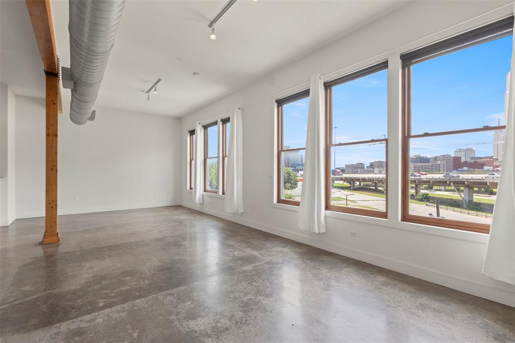Live Oak Lofts Condo - Residential