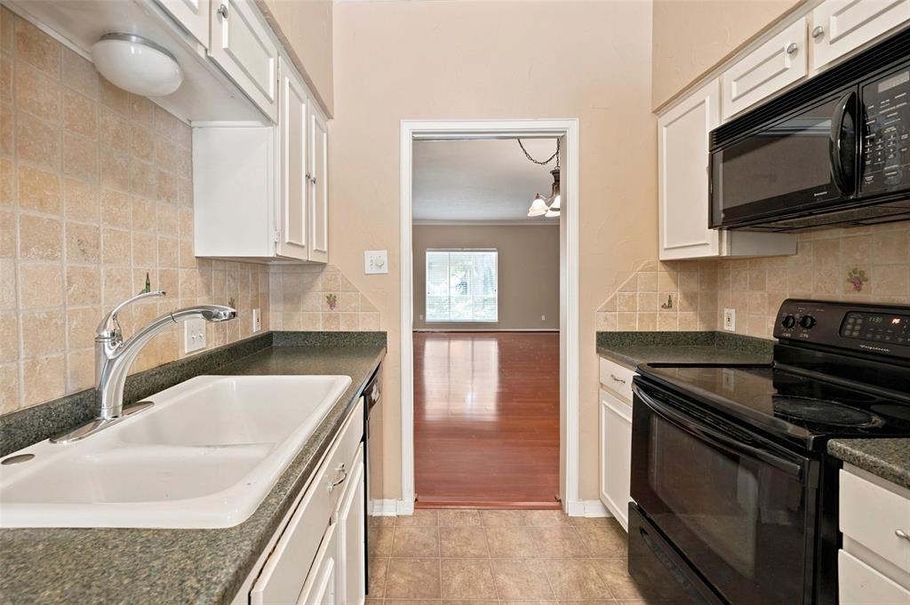 Fountain Royale Orleans W - Residential
