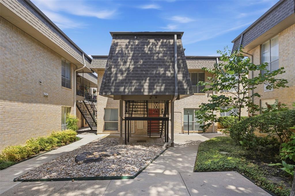 Fountain Royale Orleans W - Residential
