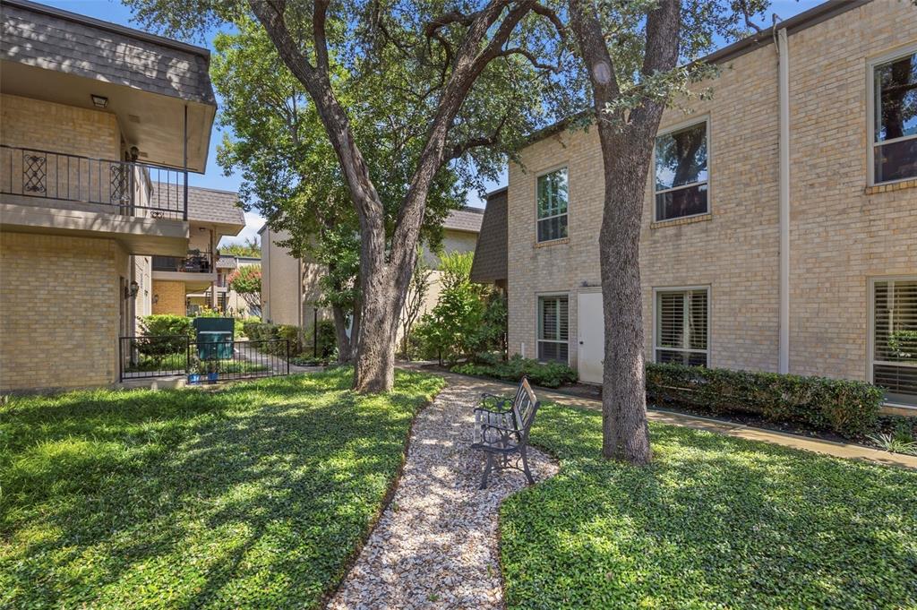 Fountain Royale Orleans W - Residential