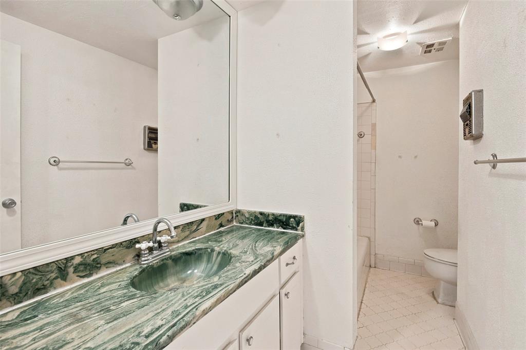 Fountain Royale Orleans W - Residential