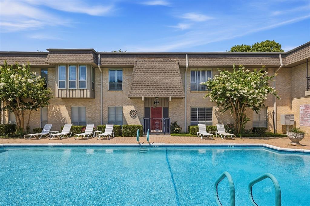 Fountain Royale Orleans W - Residential