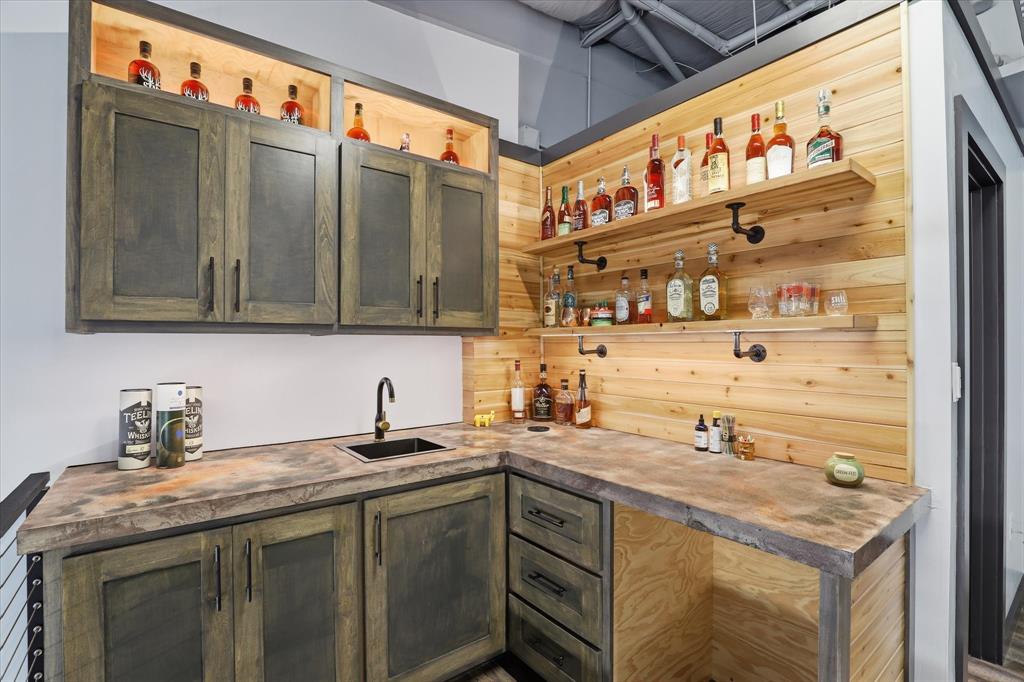 Garages Of Texas Frisco Condo - Commercial Sale