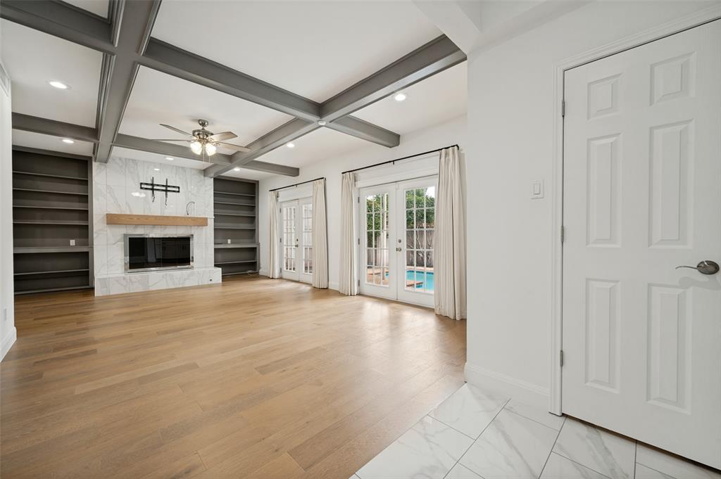 Silvertree Square - Residential